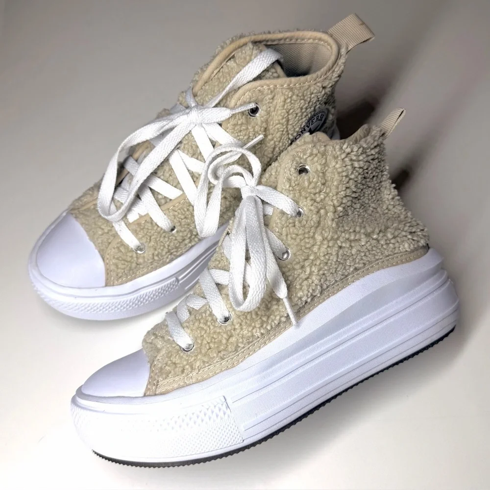 Converse Kids Chuck Taylor All Star Move Platform Sherpa Sneakers Size- 1.5